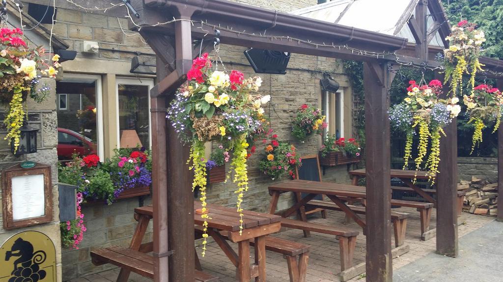 The Rose And Crown Hotel Huddersfield Ngoại thất bức ảnh