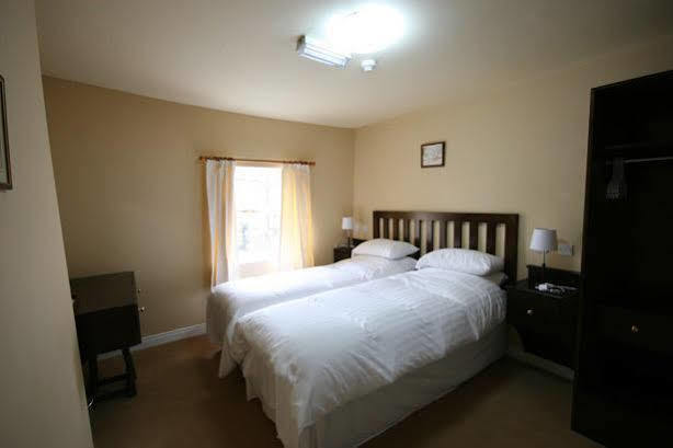 The Rose And Crown Hotel Huddersfield Ngoại thất bức ảnh