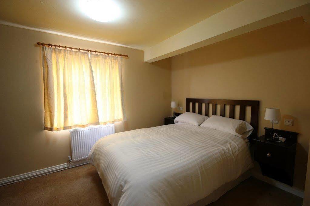 The Rose And Crown Hotel Huddersfield Ngoại thất bức ảnh